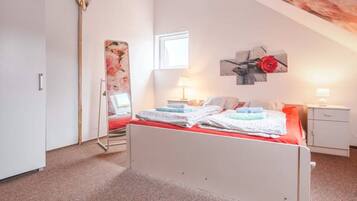 House | 4 bilik tidur, dilengkapkan perabot secara berasingan