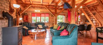 Atmospheric Holiday Home With a Swimming Pool