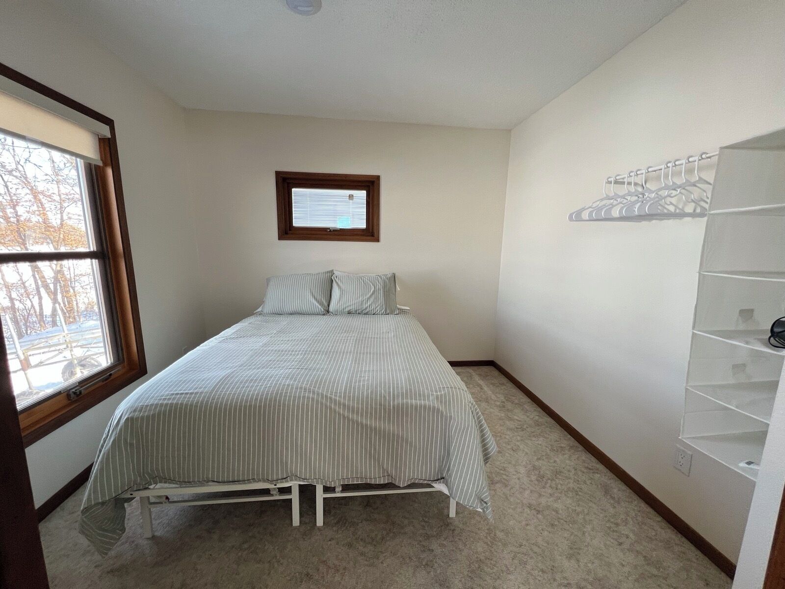 2 bedrooms, travel cot, free WiFi, bed sheets