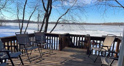 Clean and Cozy Lakefront cabin on Ida Lake