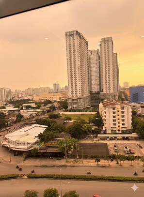 Exterior - Sunrise High Floor Pool Ben Thanh Gym (Tan Hung)
