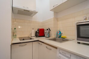 Private kitchen - Amzei Central Residence by Velaris Collection (București)