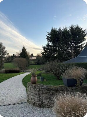 Property grounds - Cosy country house (Pré-en-Pail-Saint-Samson)