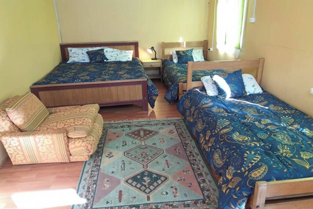 WiFi, bed sheets