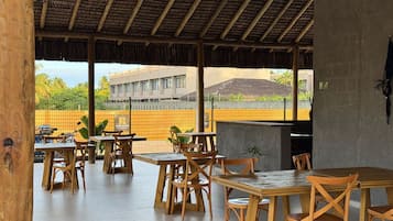 Tempat makan outdoor