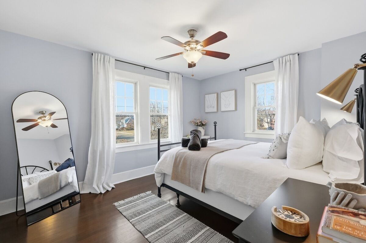 4 soverom, strykejern/-brett, wi-fi (inkludert) og sengetøy