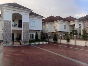 Exterior - Deluxe Indulgence Hotel and Suites (Abuja)