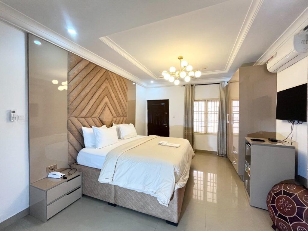 Comfort Room, Balcony, City View | Desk, laptop workspace, blackout drapes, soundproofing