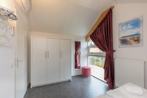 House | 3 bedrooms, bed sheets - Wonderful Beach Holiday Home for 6 (Renesse)