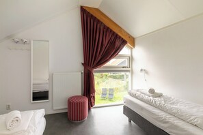 House | 3 bedrooms, bed sheets - Wonderful Beach Holiday Home for 6 (Renesse)