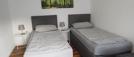 Iron/ironing board, WiFi, bed sheets