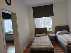 Iron/ironing board, WiFi, bed sheets - Cologne apartment 3B (Köln)