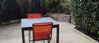 Feel like a lake? LE LAUZON, beautiful T2 with terrace, parking, close to the lake.