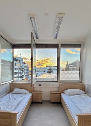 Desk - Haus an der Brücke (Munich)