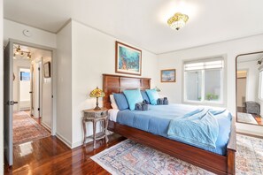 3 soverom, strykejern/-brett, wi-fi og sengetøy