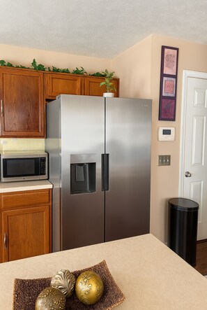 Interior - Charming 3-bedroom house with AC in fantastic Indianapolis (Indianapolis)