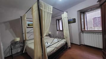 2 slaapkamers, een strijkplank/strijkijzer, gratis wifi, beddengoed