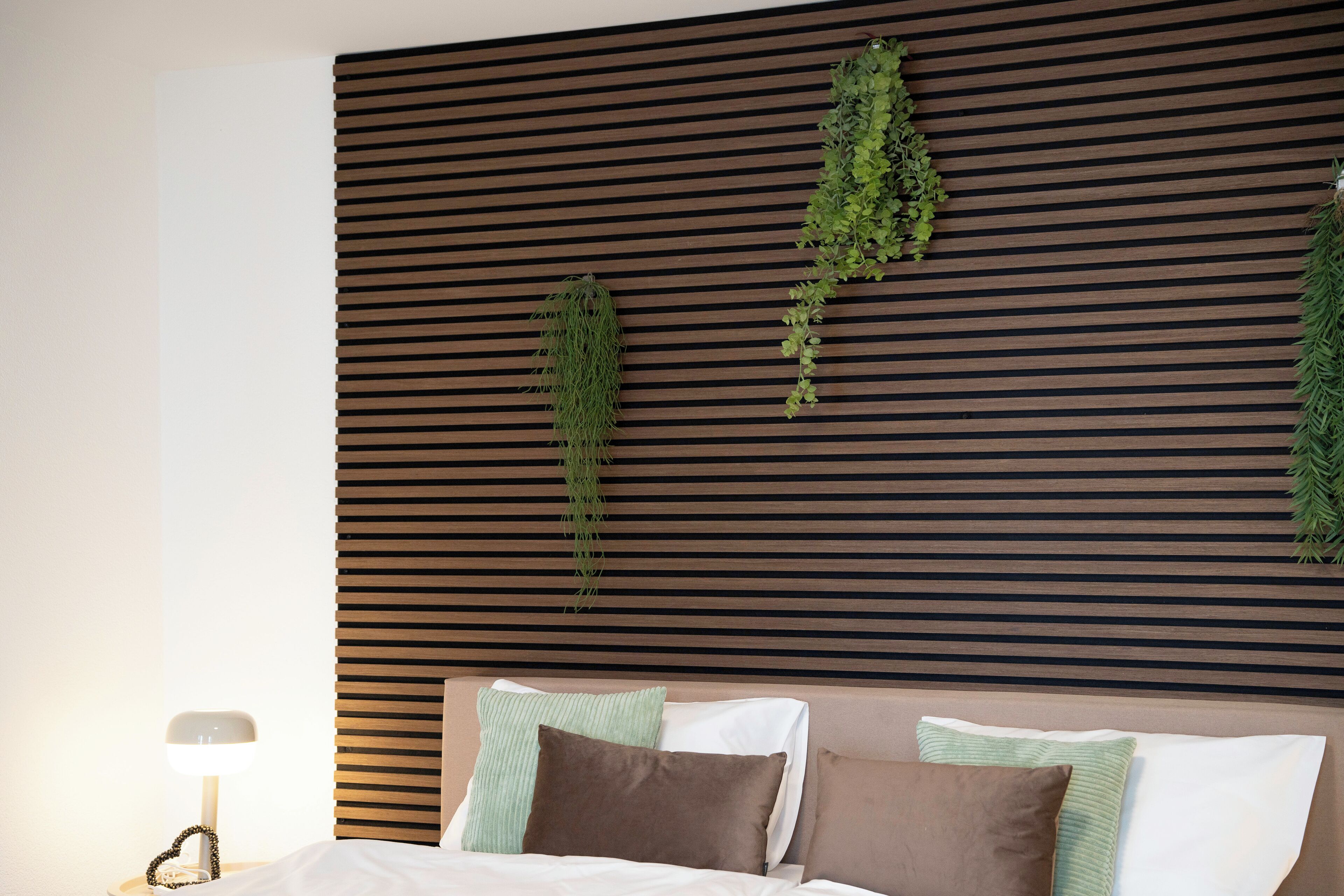 Strykjärn/strykbräda, internet och sängkläder