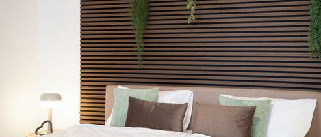 Iron/ironing board, Internet, bed sheets