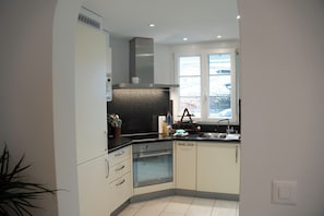 Mikrowelle, Ofen, Herdplatte, Geschirrspüler