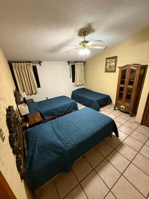 Iron/ironing board, internet, bed sheets