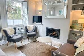 Smart TV - Cosy Ginn Cottage Near Island Street Salcombe (Salcombe)