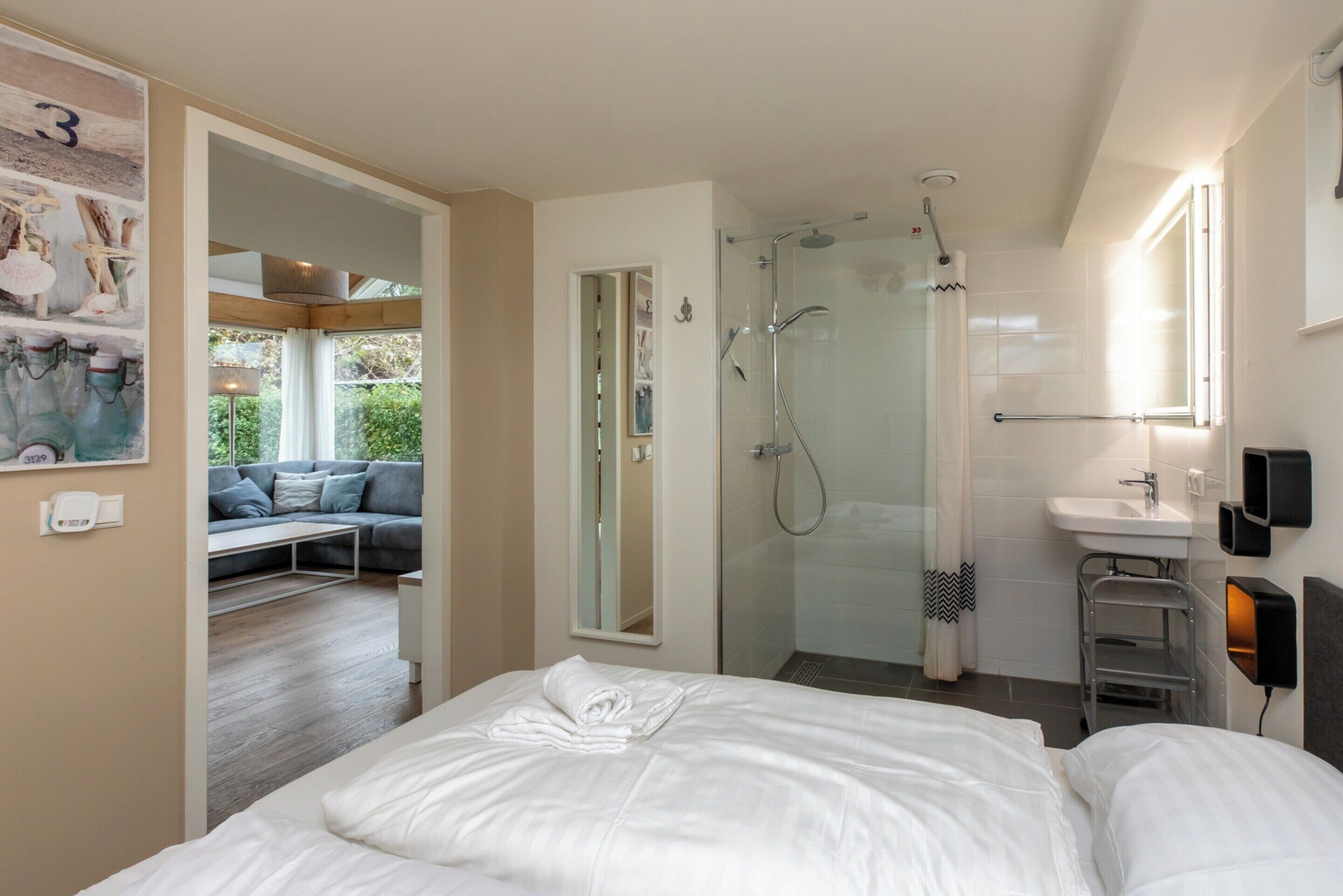 3 عدّة غرف نوم وملاءات أسرّة