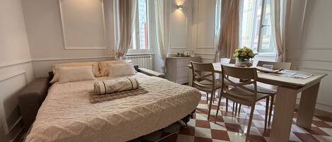 1 bedroom, free WiFi, bed sheets