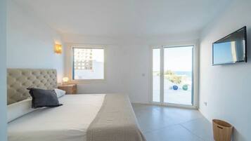 4 dormitorios, tabla de planchar con plancha, cuna de viaje