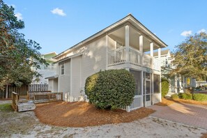 Exterior - Coastal Chic Eco-friendly Family Retreat • Bikes • Near Beach (Santa Rosa Beach)