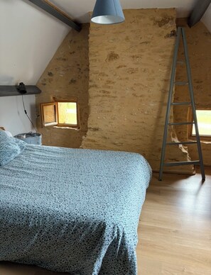 Iron/ironing board, bed sheets - Charming stone cottage in Périgord Noir (Saint-Geniès)