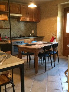 Dining - Charming stone cottage in Périgord Noir (Saint-Geniès)