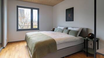 2 Schlafzimmer, Schreibtisch, Bügeleisen/Bügelbrett, kostenloses WLAN