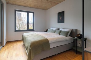 2 dormitoris, escriptori, planxa i posts de planxar i wifi gratuïta 