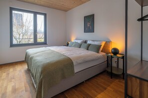 2 室のベッドル ーム、デスク、アイロン / アイロン台、WiFi (無料)
