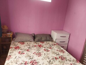 2 bedrooms, iron/ironing board, WiFi, bed sheets - House, 2 bedrooms with air conditioning, airy, fully equipped. (Salvador)
