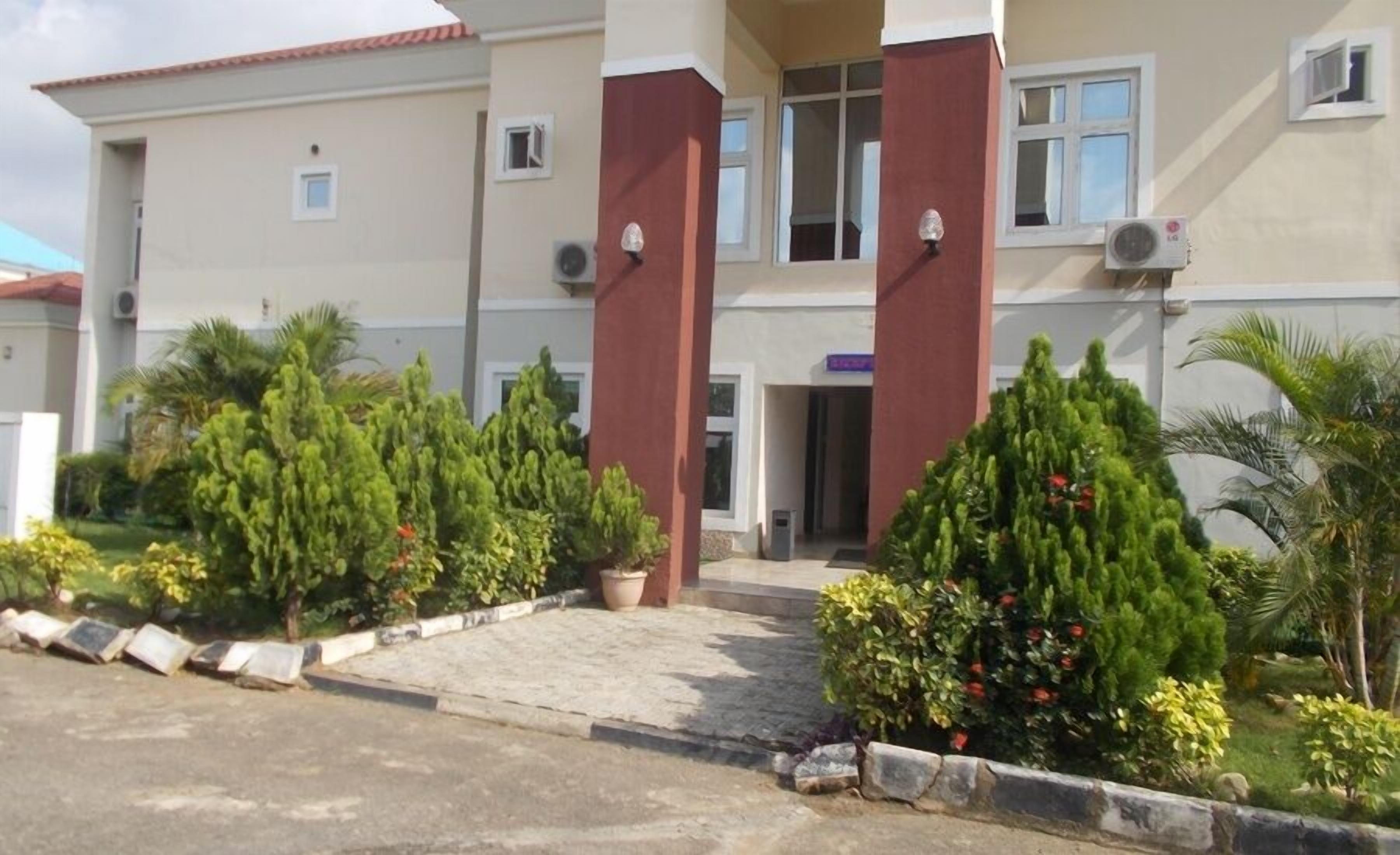 Fachada de la propiedad