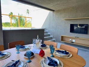 Villa | Restaurante al aire libre