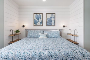 4 habitaciones, tabla de planchar con plancha y cuna de viaje 