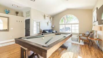Comfort Quadruple Room | Game room
