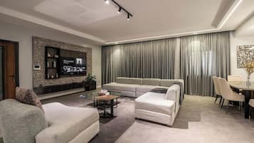 Economy Apartment, Balcony, City View | Living area