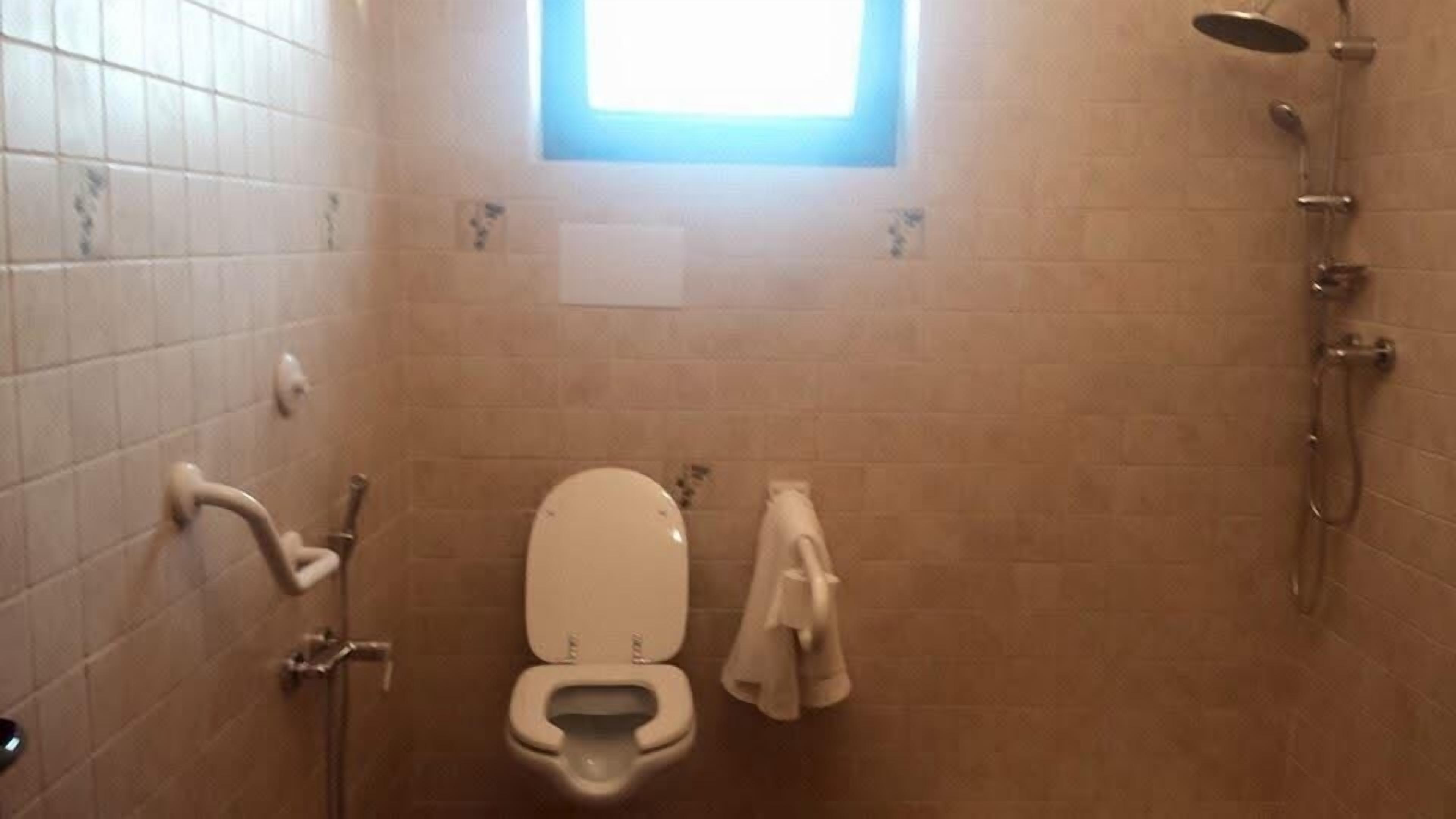 Superior-Vierbettzimmer | Badezimmer