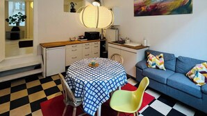 Dining room - Nørrebro Flat - Live Like a Local (Copenhagen)
