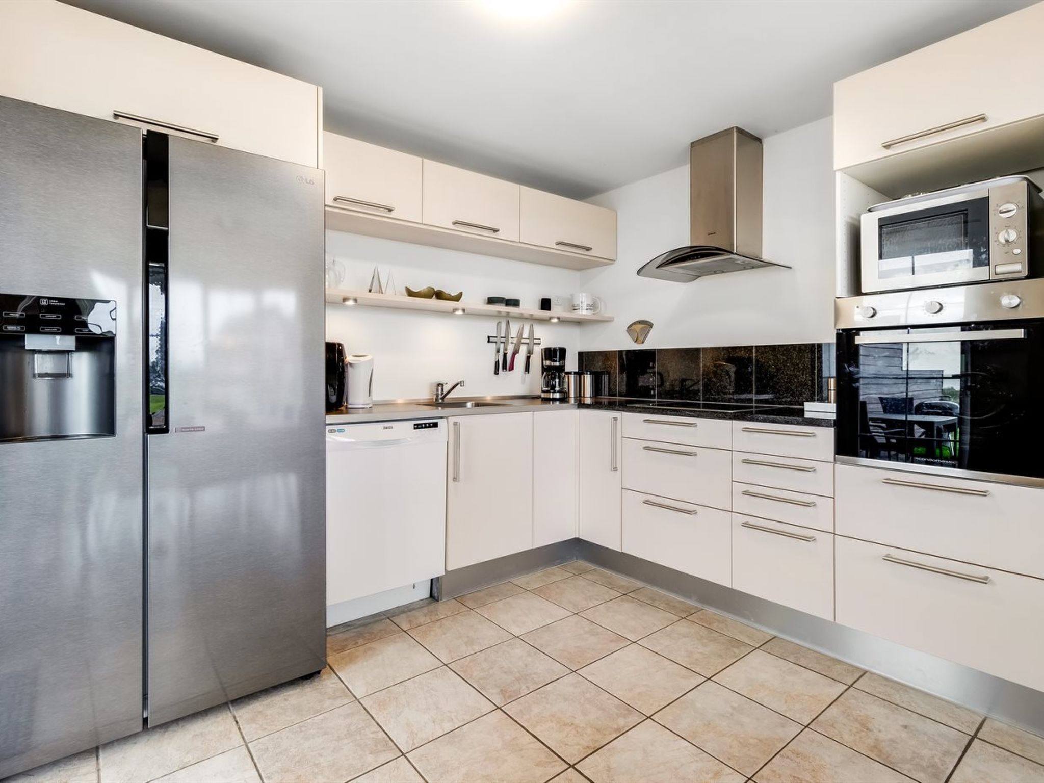 雪櫃、微波爐、洗碗機、廚房用具/餐具/器皿