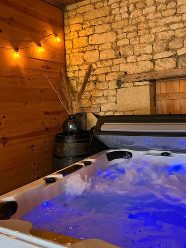Gîte de Charme avec Jacuzzi Privé - Relaxation near the Loire Castles