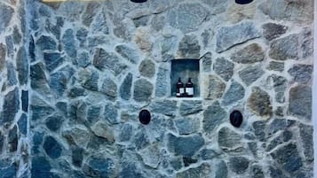 Deluxe Double Room, Garden View | Bathroom | Shower, towels, soap, shampoo