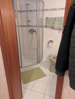 Hair dryer, towels, soap, toilet paper - Cozy vacation apartment in the middle of nature and hiking trails. Pet friendly (Herzberg am Harz)