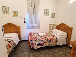 2 chambres, fer et planche à repasser, Wi-Fi gratuit, draps fournis