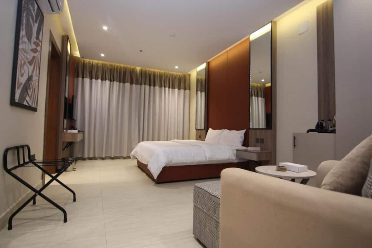 Soundproofing, iron/ironing board, free WiFi