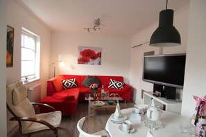 TV - Vacation apartment Jonas on Bockelmann's Hof Sylt - central - quiet - beautiful (Sylt)